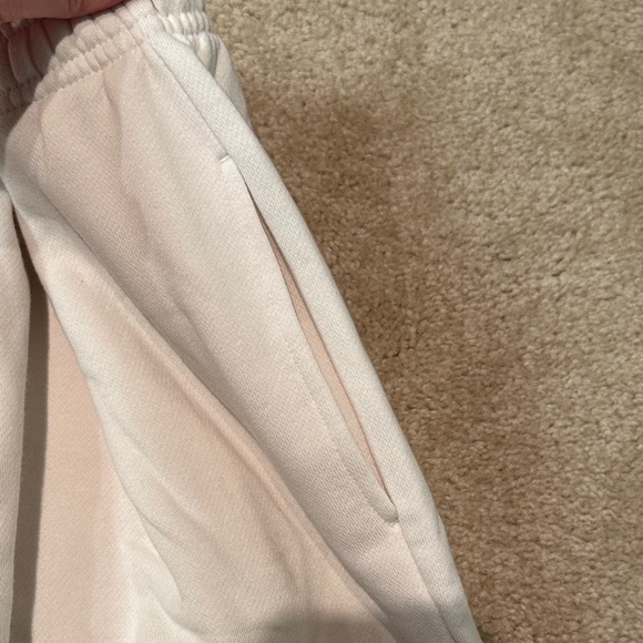 Uniqlo Cream Wideleg Sweatpants - Picture 5 of 13